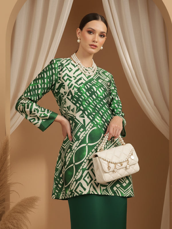 BAJU KURUNG PAHANG MODEN AURELLE (EMERALD GREEN)